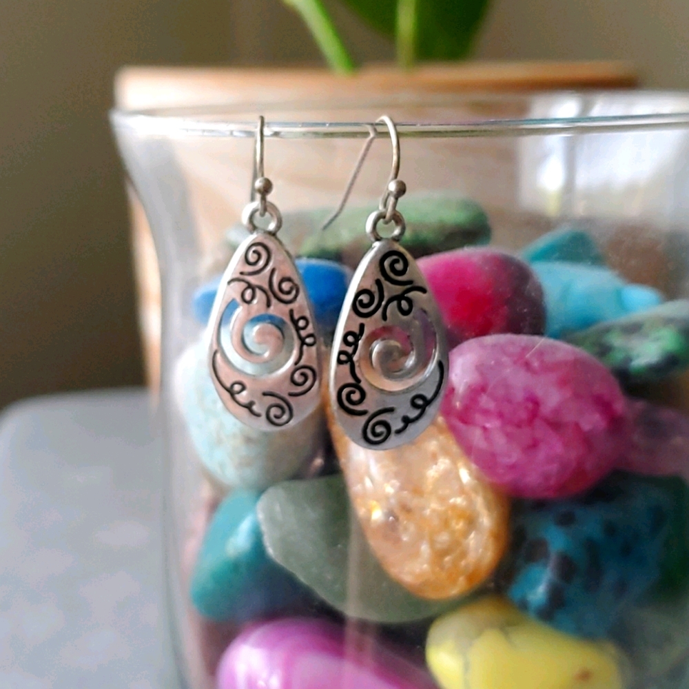 Dangle earrings